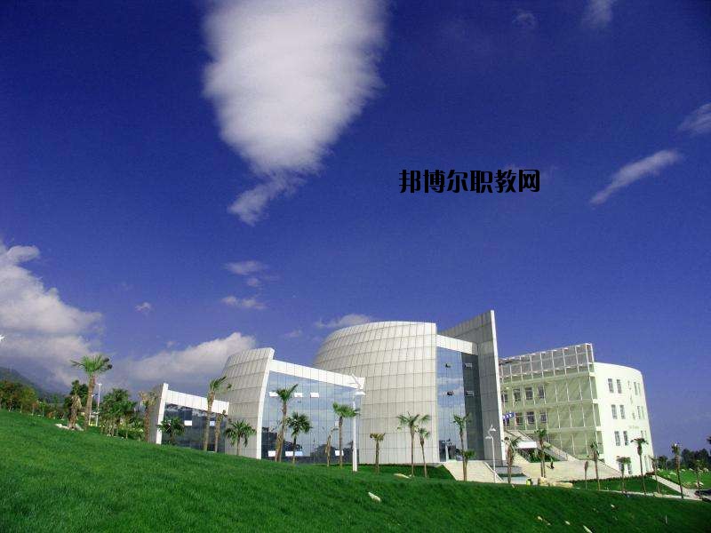 來(lái)鳳中等職業(yè)技術(shù)學(xué)校2020年報(bào)名條件、招生要求、招生對(duì)象