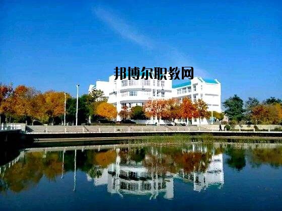 利川民族中等職業(yè)技術(shù)學(xué)校2020年報(bào)名條件、招生要求、招生對(duì)象