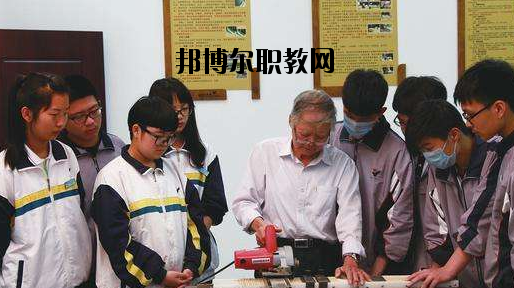 鎮(zhèn)海職教中心2020年報(bào)名條件、招生要求、招生對象