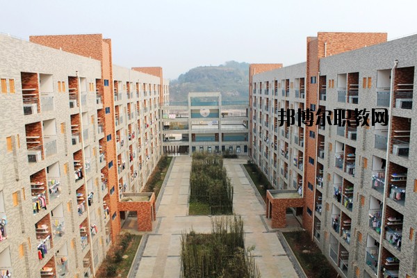 曲靖馬龍縣職業(yè)技術(shù)學(xué)校2020年報(bào)名條件、招生要求、招生對(duì)象