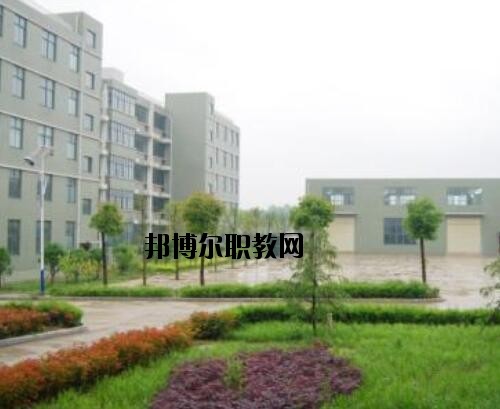 羅山中等職業(yè)學校2021年報名條件、招生對象