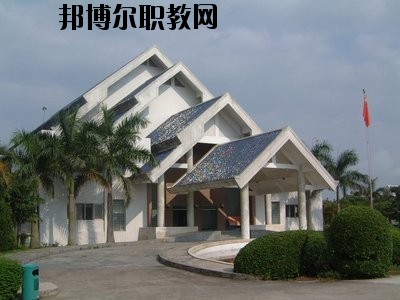 曲靖羅平職業(yè)技術(shù)學(xué)校2020年報(bào)名條件、招生要求、招生對象