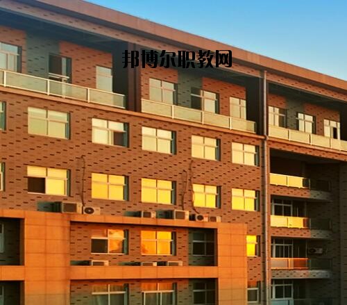 新鄉(xiāng)職業(yè)教育中心2021年報(bào)名條件、招生對(duì)象