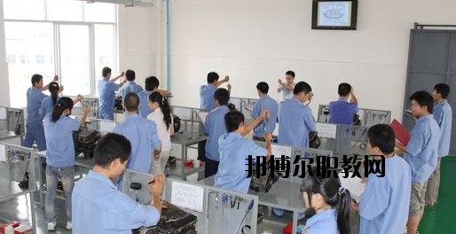 河池交通技工學(xué)校2020年報(bào)名條件、招生要求、招生對(duì)象 
