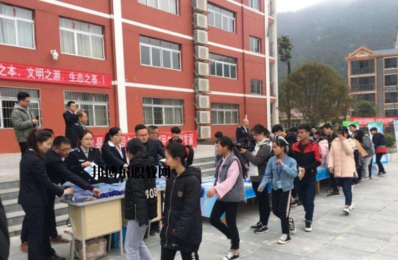 錦屏中等職業(yè)技術(shù)學(xué)校2020年報名條件、招生要求、招生對象