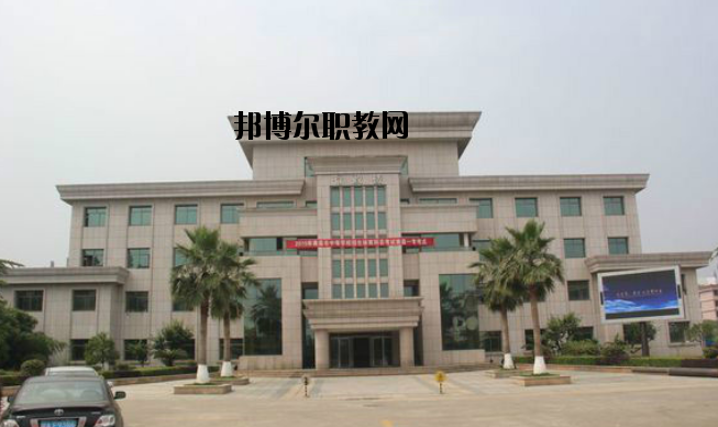 南昌第一中等專業(yè)學(xué)校2020年報名條件、招生要求、招生對象