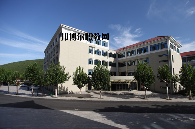 江蘇張家港第三職業(yè)高級中學2020年招生辦聯系電話