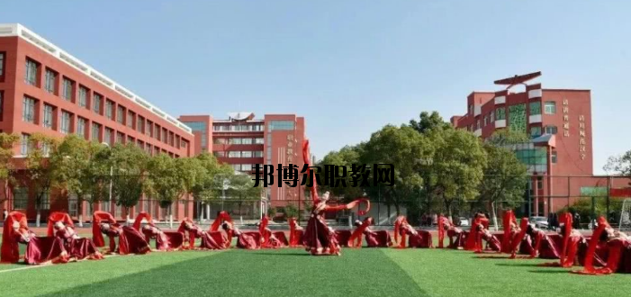 臨川現(xiàn)代教育學(xué)校2020年報名條件、招生要求、招生對象