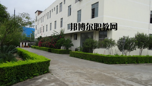 廣西玉林畜牧獸醫(yī)學(xué)校2020年報名條件、招生要求、招生對象 