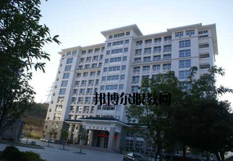 云浮技工學(xué)校2020年報名條件、招生要求、招生對象