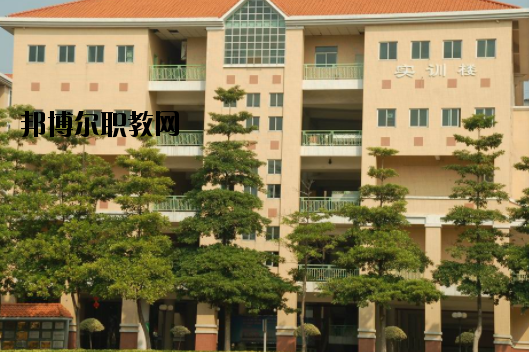 東莞商業(yè)學(xué)校2020年報(bào)名條件、招生要求、招生對(duì)象