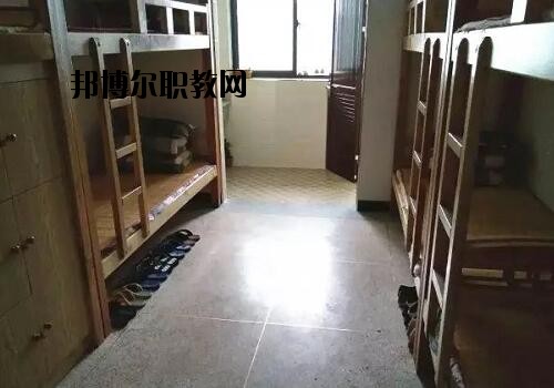 龍游縣職業(yè)技術(shù)學校2020年宿舍條件