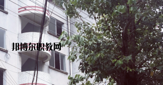 廣西工貿(mào)職業(yè)技術(shù)學(xué)校2020年報(bào)名條件、招生要求、招生對(duì)象 