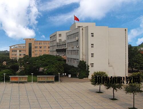河南醫(yī)藥衛(wèi)生學校2021年報名條件、招生對象