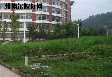 湖北工業(yè)經(jīng)濟學(xué)校4