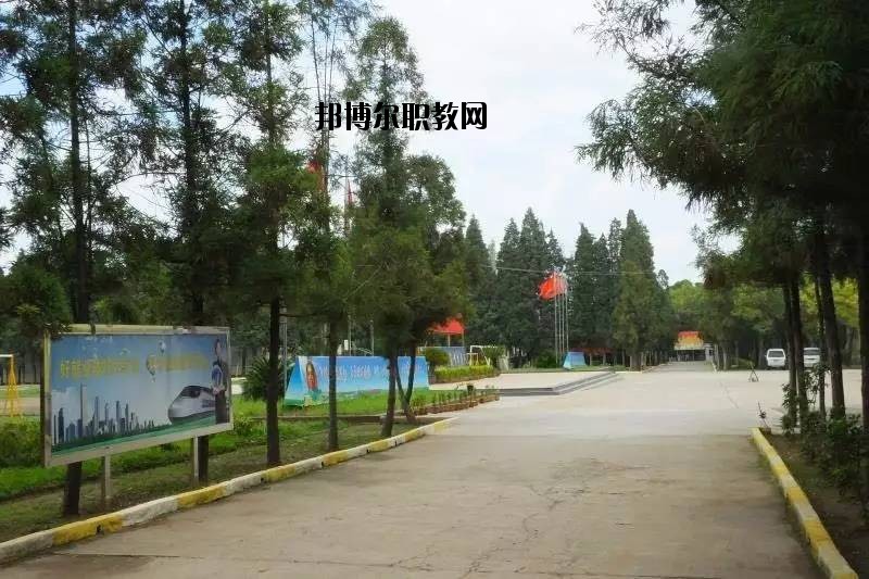富寧縣民族職業(yè)高級(jí)中學(xué)2020年報(bào)名條件、招生要求、招生對(duì)象