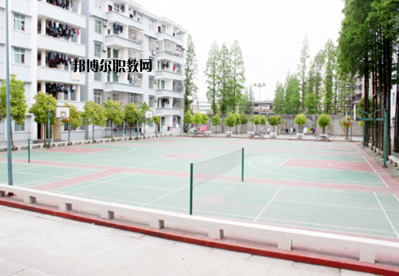 湖北潛江衛(wèi)生學(xué)校2020年報(bào)名條件、招生要求、招生對(duì)象