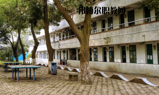 柳州汽車運(yùn)輸技工學(xué)校2020年報(bào)名條件、招生要求、招生對(duì)象