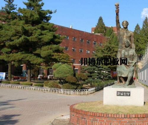 洛陽商業(yè)職業(yè)中等專業(yè)學(xué)校2021年招生辦聯(lián)系電話