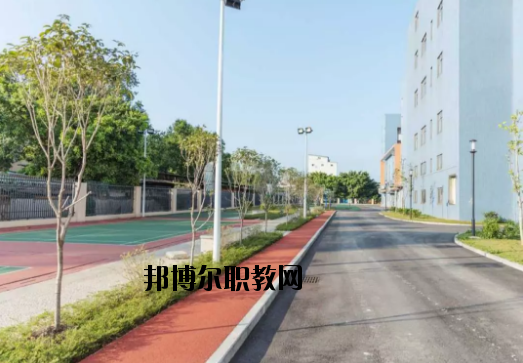 廣東華文航空藝術(shù)職業(yè)學(xué)校2020年報(bào)名條件、招生要求、招生對(duì)象