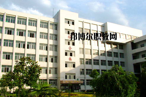南陽文化藝術(shù)學(xué)校2021年報名條件、招生要求、招生對象