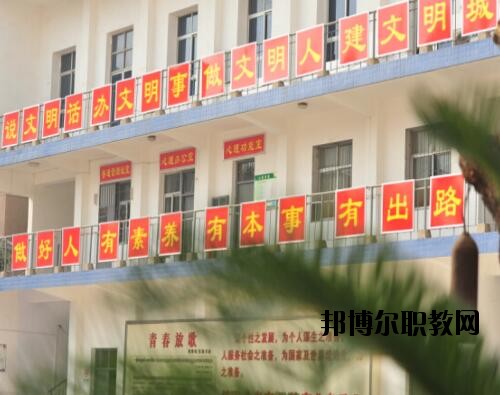 鄭州經(jīng)濟貿(mào)易學(xué)校地址在哪里