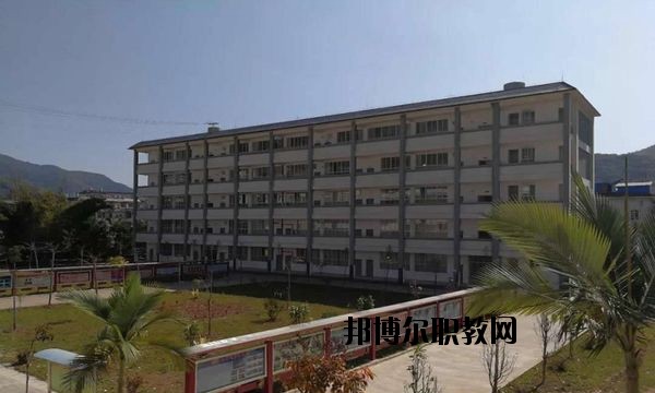 孟連縣職業(yè)高級中學2020年報名條件、招生要求、招生對象