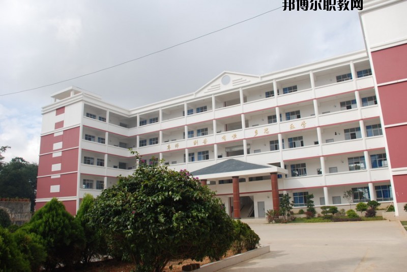 祥云縣職業(yè)高級(jí)中學(xué)2020年報(bào)名條件、招生要求、招生對(duì)象