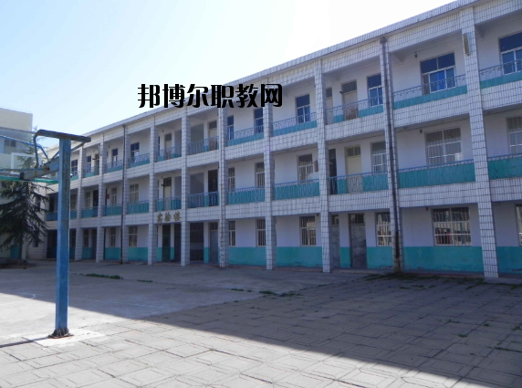 洛陽(yáng)中醫(yī)藥學(xué)校2021年報(bào)名條件、招生要求、招生對(duì)象