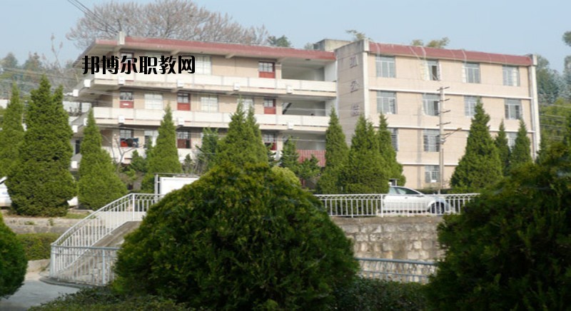保山隆陽(yáng)區(qū)職業(yè)技術(shù)學(xué)校2020年招生辦聯(lián)系電話