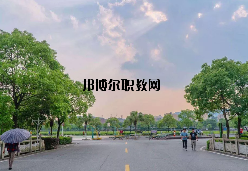 新余新興產(chǎn)業(yè)工程學(xué)校怎么樣、好不好