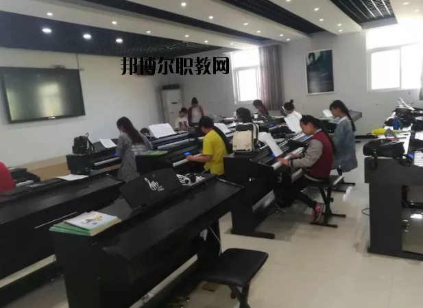 新鄉(xiāng)牧野區(qū)職業(yè)教育中心2021年招生辦聯(lián)系電話(huà)