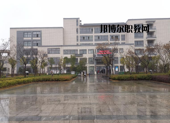 合肥工業(yè)學(xué)校2020年報名條件、招生要求、招生對象