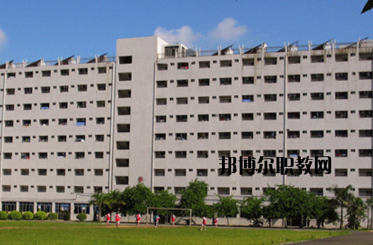 廣東輕工業(yè)技師學(xué)院2020年報(bào)名條件、招生要求、招生對(duì)象