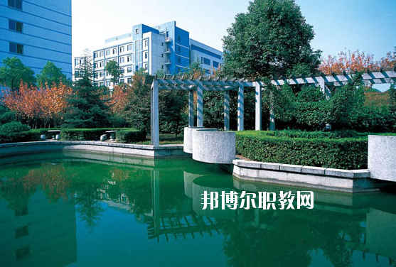 蕪湖地區(qū)衛(wèi)生學(xué)校2020年報名條件、招生要求、招生對象
