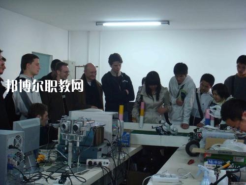 瀘州化工廠技工學(xué)校2020年報名條件、招生要求、招生對象