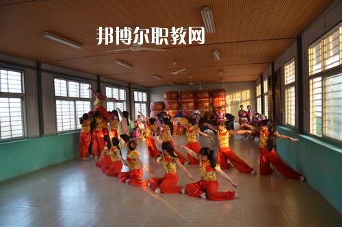 新蔡職業(yè)中等專業(yè)學校2021年報名條件、招生要求、招生對象