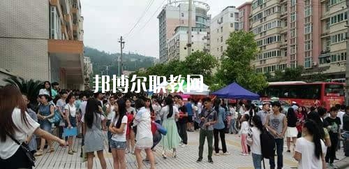 巴中市巴州區(qū)化成職業(yè)2020年報名條件、招生要求、招生對象