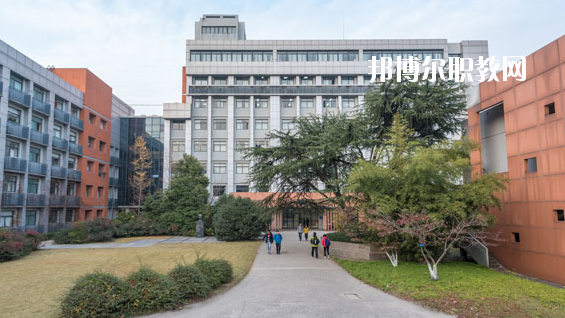臨夏州民族學校2020年報名條件、招生要求、招生對象