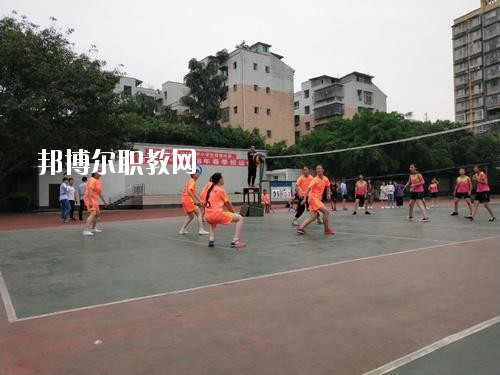 宜賓南溪區(qū)職業(yè)高級(jí)中學(xué)校2020年報(bào)名條件、招生要求、招生對(duì)象