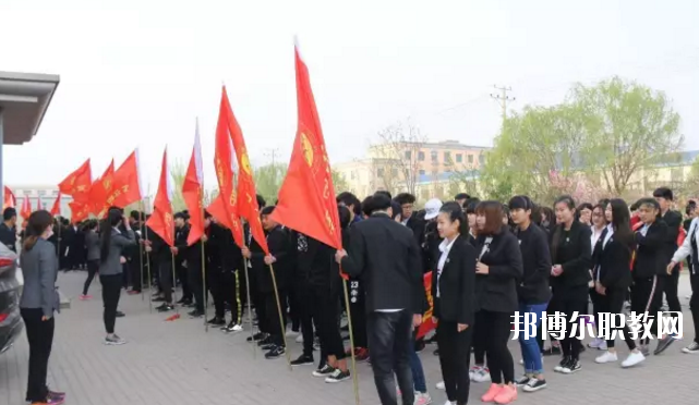 泊頭京泊職業(yè)技術(shù)學(xué)校2020年招生辦聯(lián)系電話(huà)