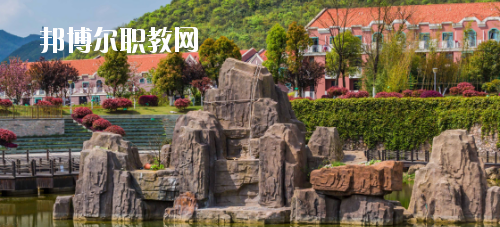 貴陽(yáng)幼兒師范高等?？茖W(xué)校(中職部)2020年有哪些專業(yè)