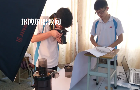佛山順德區(qū)胡錦超職業(yè)技術(shù)學(xué)校2020年報名條件、招生要求、招生對象