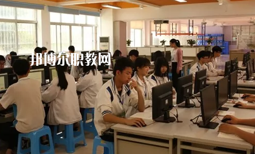 佛山順德區(qū)李偉強(qiáng)職業(yè)技術(shù)學(xué)校怎么樣、好不好