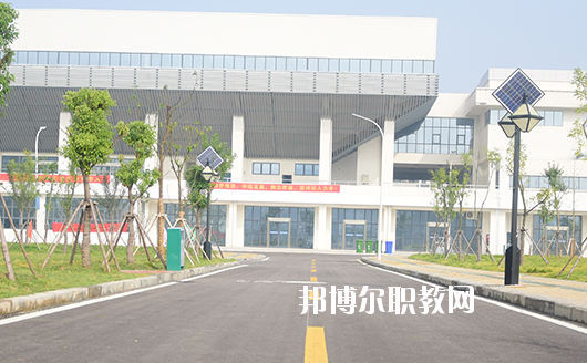 安徽蚌埠技師學(xué)院2020年報(bào)名條件、招生要求、招生對(duì)象