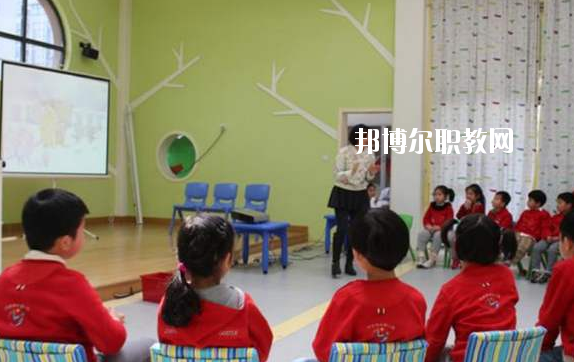 湖北2020年男生上幼師學(xué)校學(xué)什么好