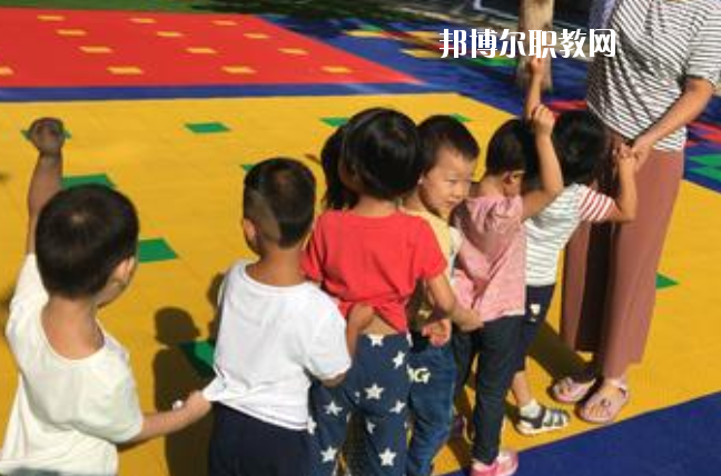 湖北2020年女生讀幼師學校怎么樣