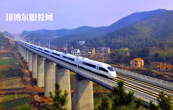 甘肅2020年男生學(xué)什么高鐵學(xué)校好