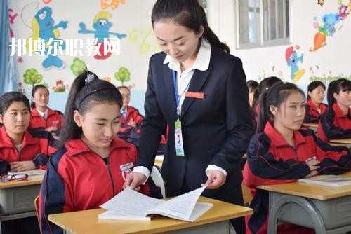四川2020年現(xiàn)在幼師學校學什么專業(yè)好