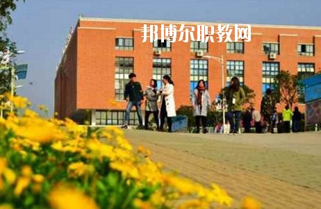 四川2020年初中生讀什么幼師學(xué)校最好
